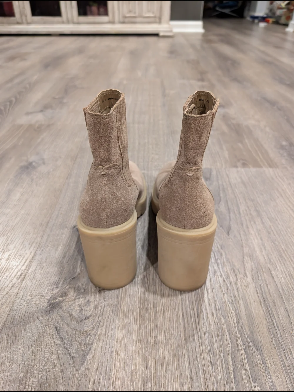 Dolce Vita Caster Taupe Suede Chunky Platform Block Heel Chelsea Boots 8